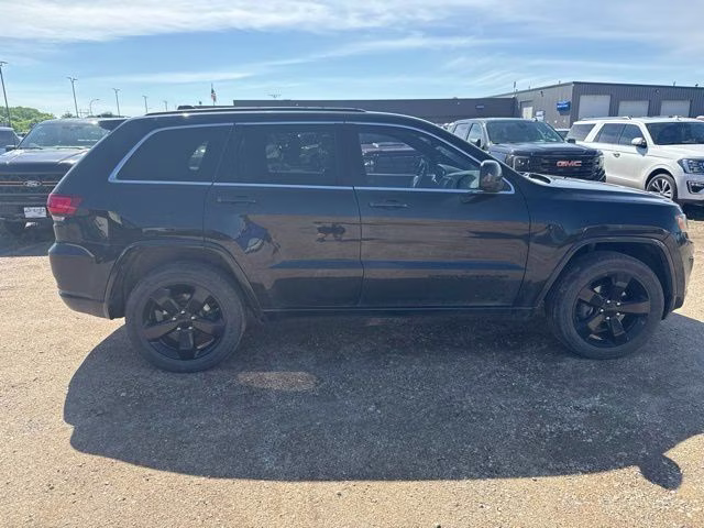 2015 Brilliant Black Crystal Pearlcoat Jeep Grand Cherokee Altitude Edition 4X4 SUV