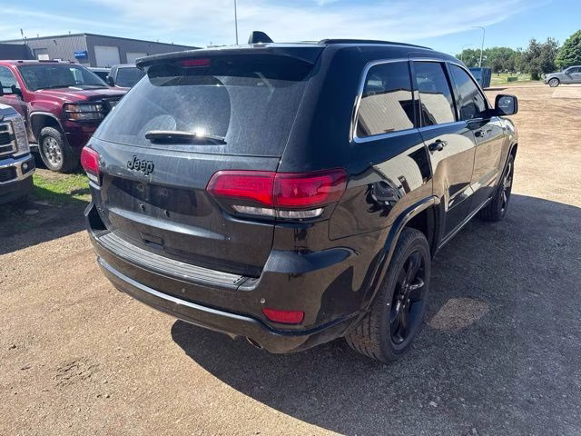 2015 Brilliant Black Crystal Pearlcoat Jeep Grand Cherokee Altitude Edition 4X4 SUV