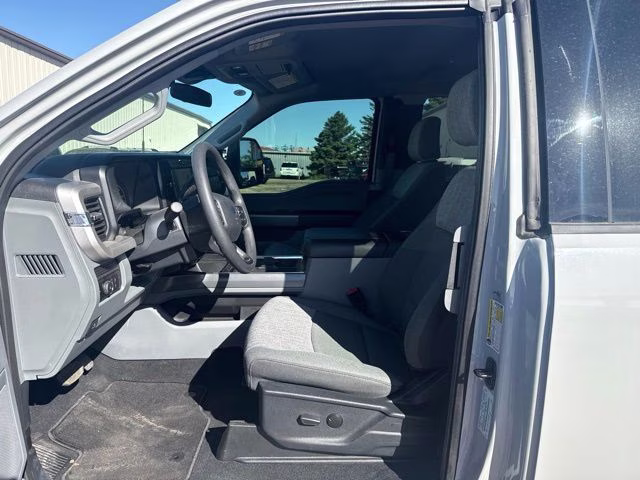 2025 Avalanche Ford Super Duty F-350 SRW XLT 4X4 Truck