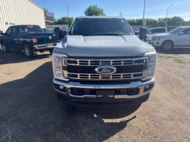 2025 Avalanche Ford Super Duty F-350 SRW XLT 4X4 Truck