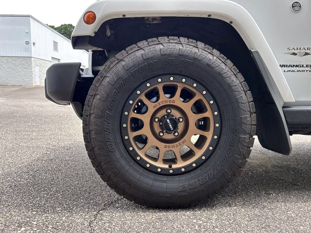 2018 Bright White Clearcoat Jeep Wrangler JK Unlimited Sahara 4X4 SUV
