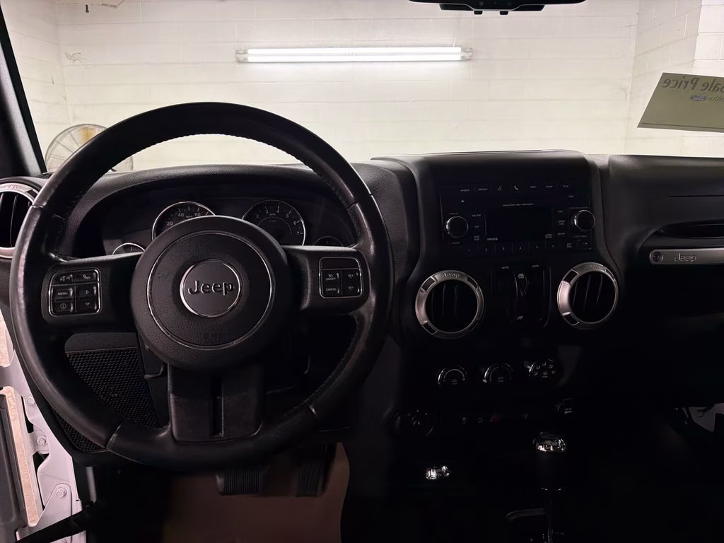 2018 Bright White Clearcoat Jeep Wrangler JK Unlimited Sahara 4X4 SUV