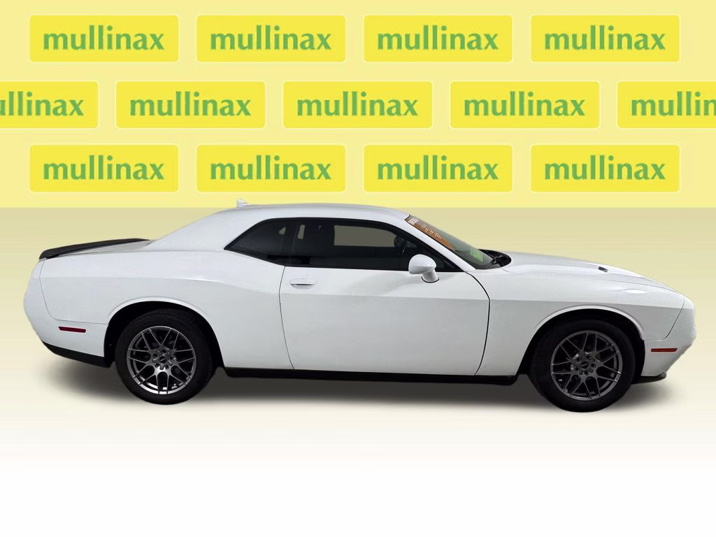 2016 Bright White Clearcoat Dodge Challenger SXT RWD Coupe