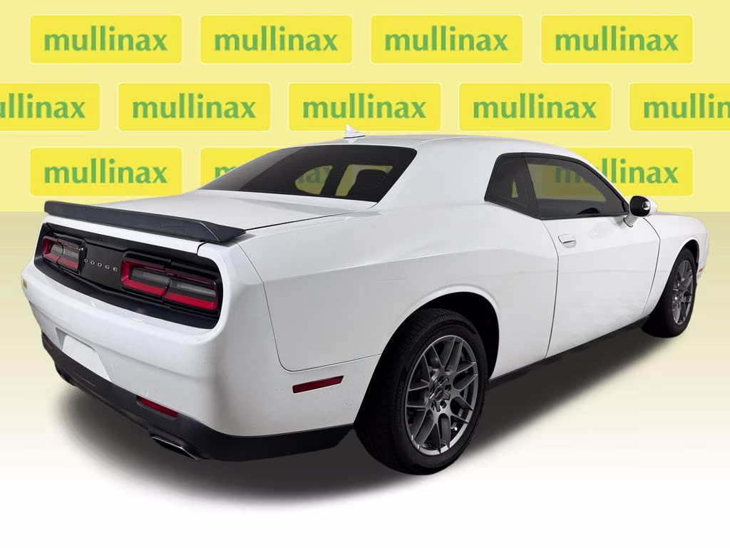 2016 Bright White Clearcoat Dodge Challenger SXT RWD Coupe