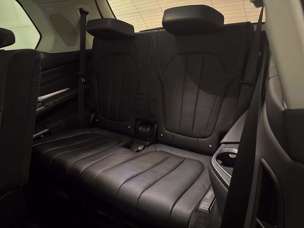 2020 Black Sapphire Metallic BMW X7 xDrive40i AWD SUV