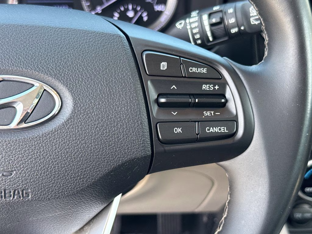 2020 Ceramic White Hyundai Venue SEL FWD SUV