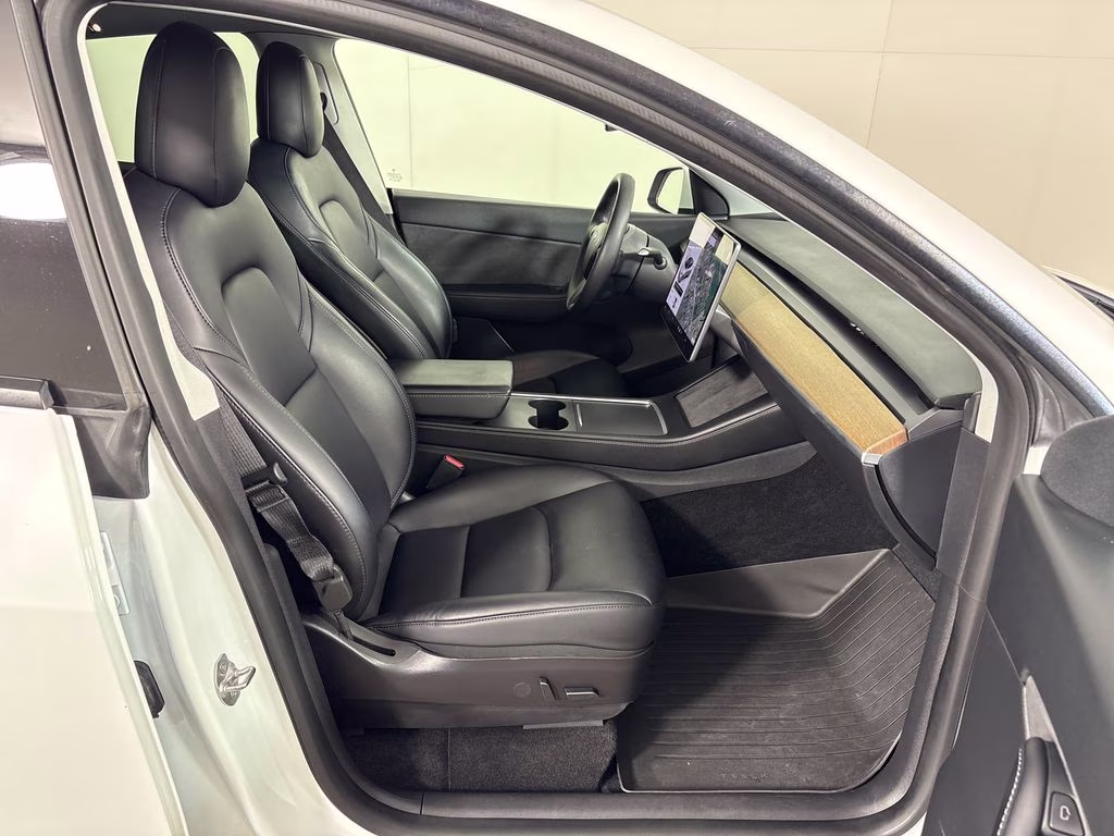 2022 Pearl White Multi-Coat Tesla Model Y Long Range AWD SUV