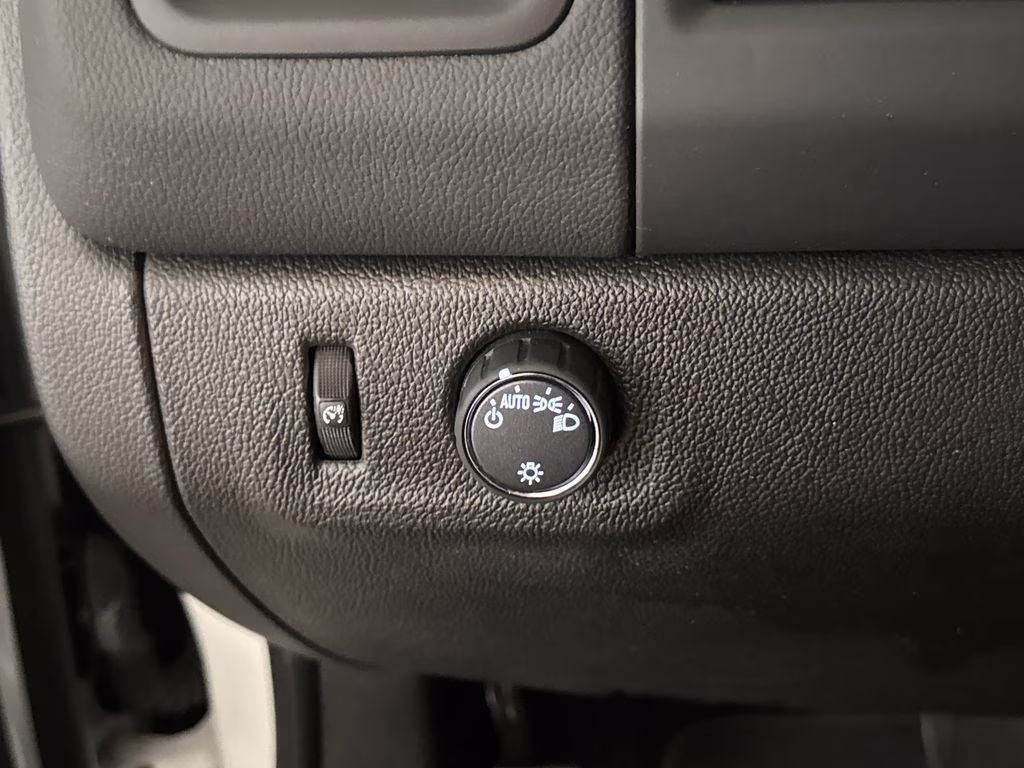 2022 Summit White Chevrolet Colorado LT RWD Truck