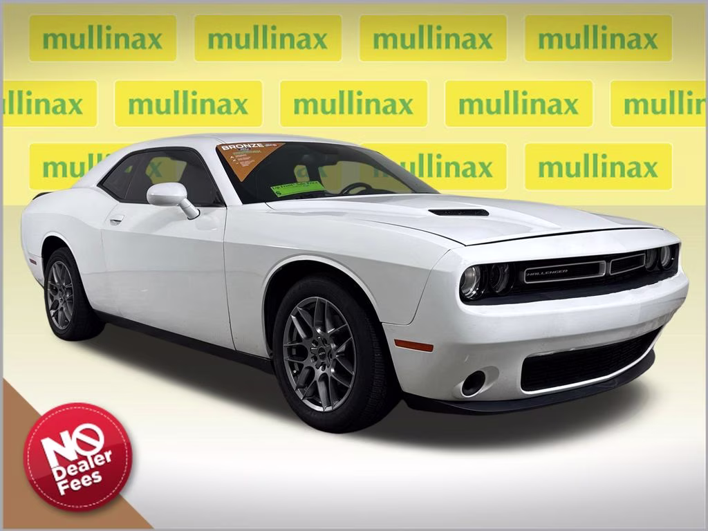 2016 Bright White Clearcoat Dodge Challenger SXT RWD Coupe