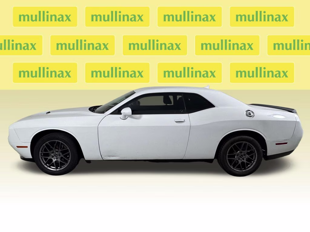 2016 Bright White Clearcoat Dodge Challenger SXT RWD Coupe