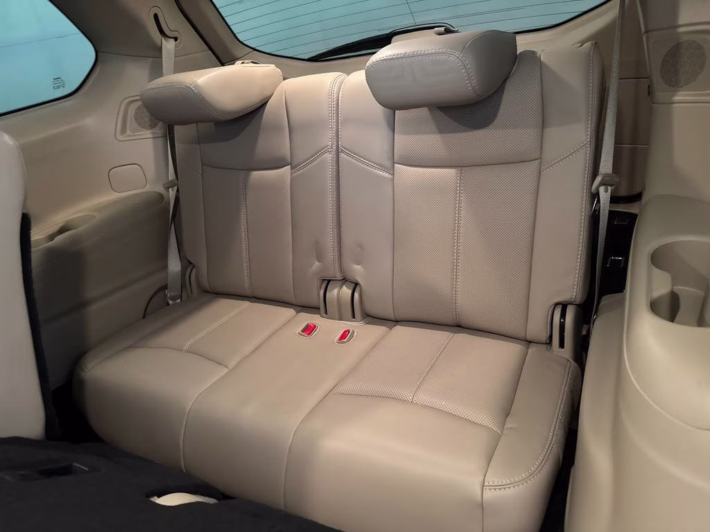 2018 Pearl White Nissan Pathfinder Platinum FWD SUV