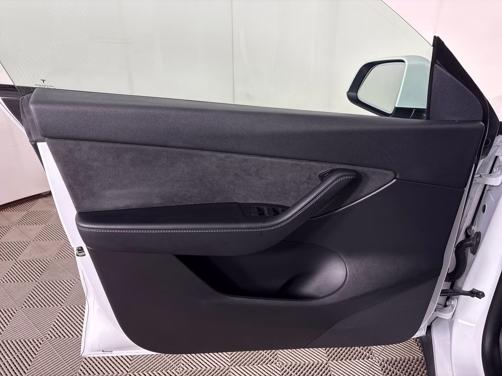 2022 Pearl White Multi-Coat Tesla Model Y Long Range AWD SUV