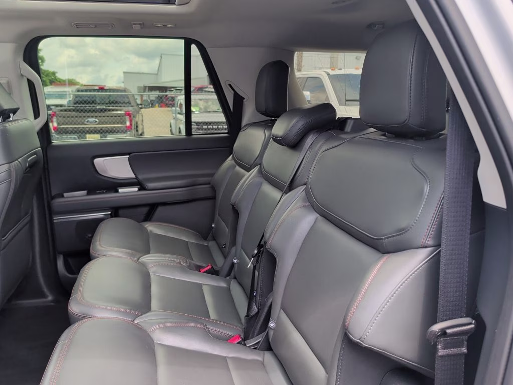 2025 Oxford White Ford Expedition Max Active RWD SUV