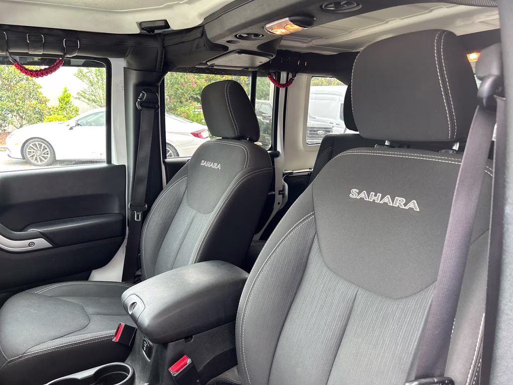 2018 Bright White Clearcoat Jeep Wrangler JK Unlimited Sahara 4X4 SUV