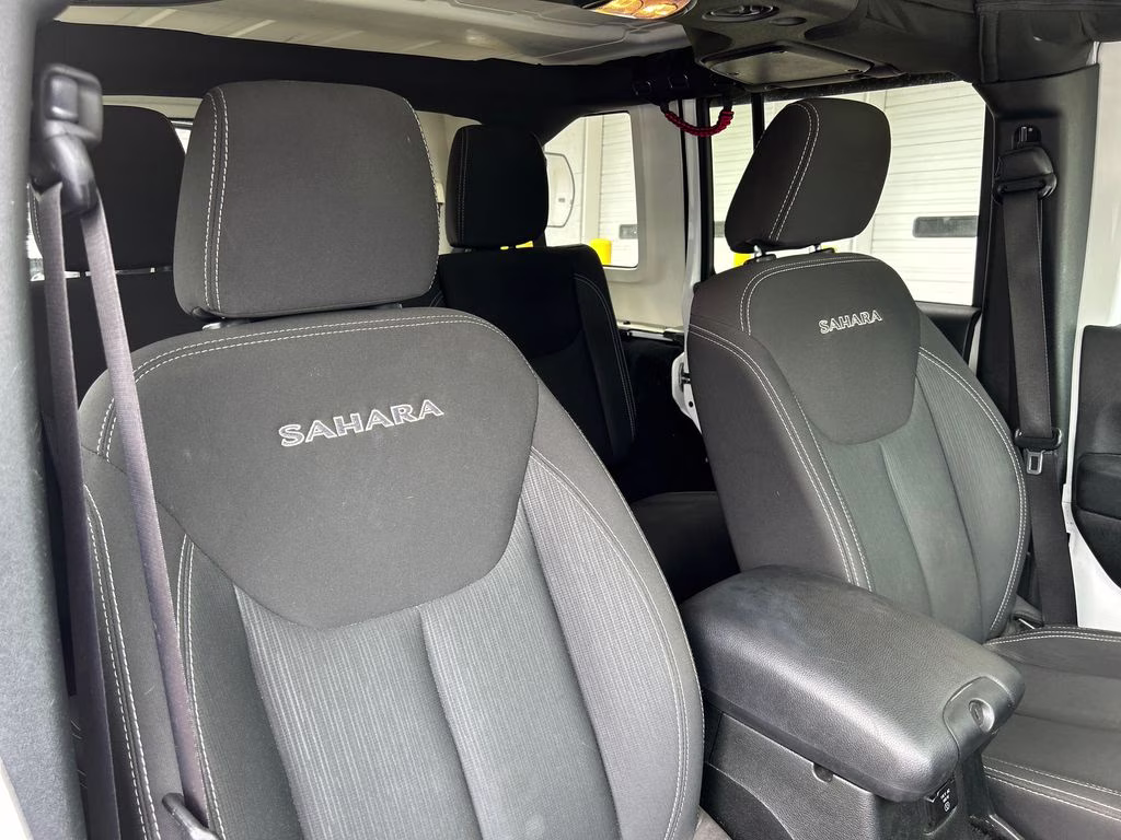 2018 Bright White Clearcoat Jeep Wrangler JK Unlimited Sahara 4X4 SUV