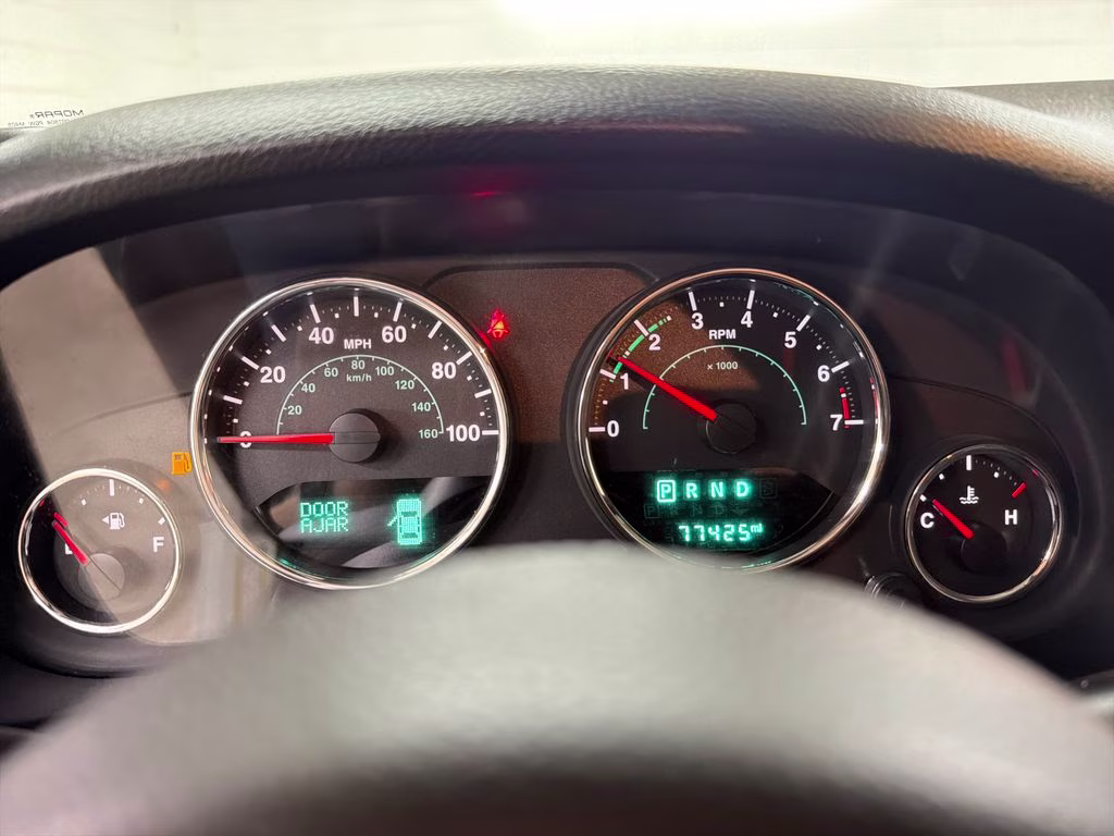 2018 Bright White Clearcoat Jeep Wrangler JK Unlimited Sahara 4X4 SUV