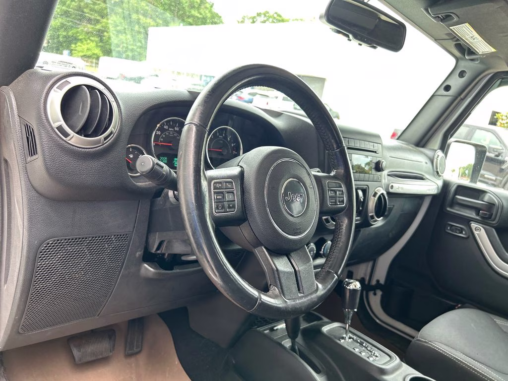 2018 Bright White Clearcoat Jeep Wrangler JK Unlimited Sahara 4X4 SUV