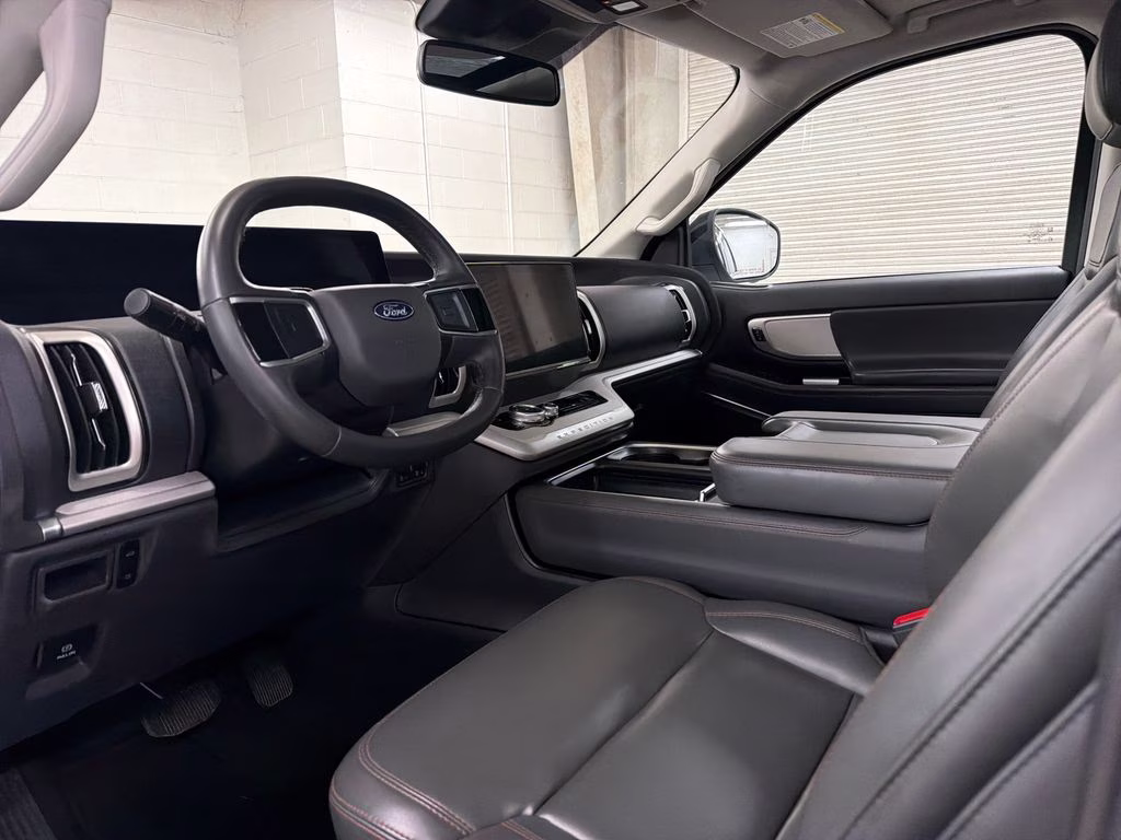 2025 Oxford White Ford Expedition Max Active RWD SUV