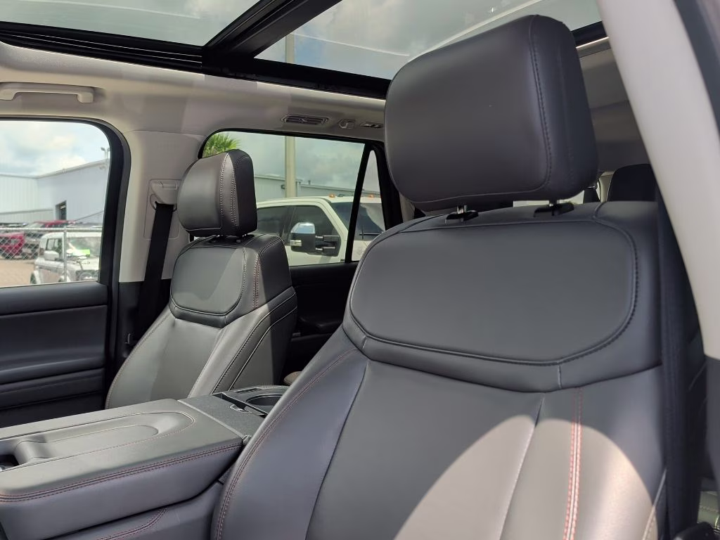 2025 Oxford White Ford Expedition Max Active RWD SUV