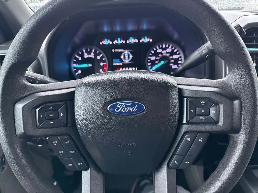 2019 Oxford White Ford Super Duty F-250 SRW XLT 4X4 Truck