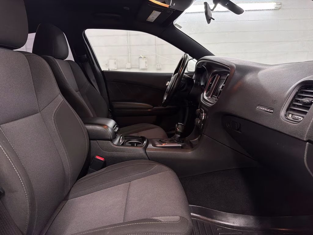 2019 Destroyer Gray Clearcoat Dodge Charger SXT RWD Sedan