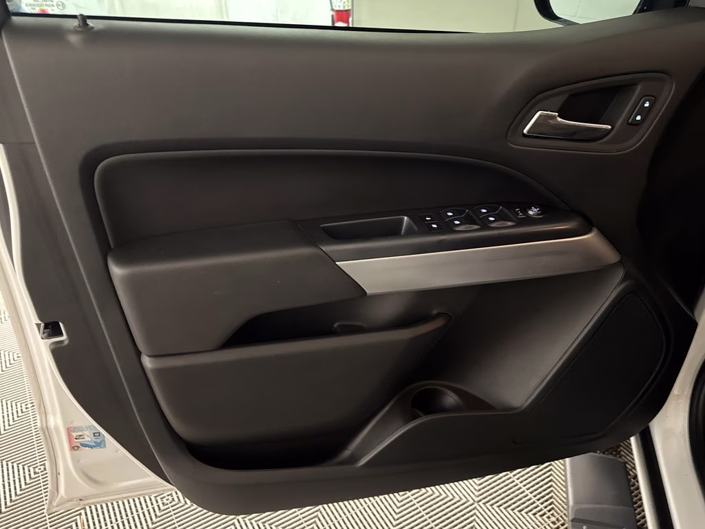 2022 Summit White Chevrolet Colorado LT RWD Truck