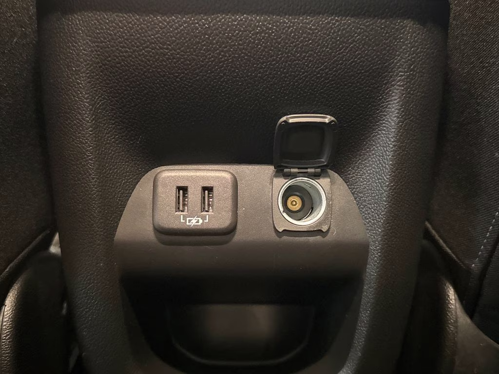 2022 Summit White Chevrolet Colorado LT RWD Truck