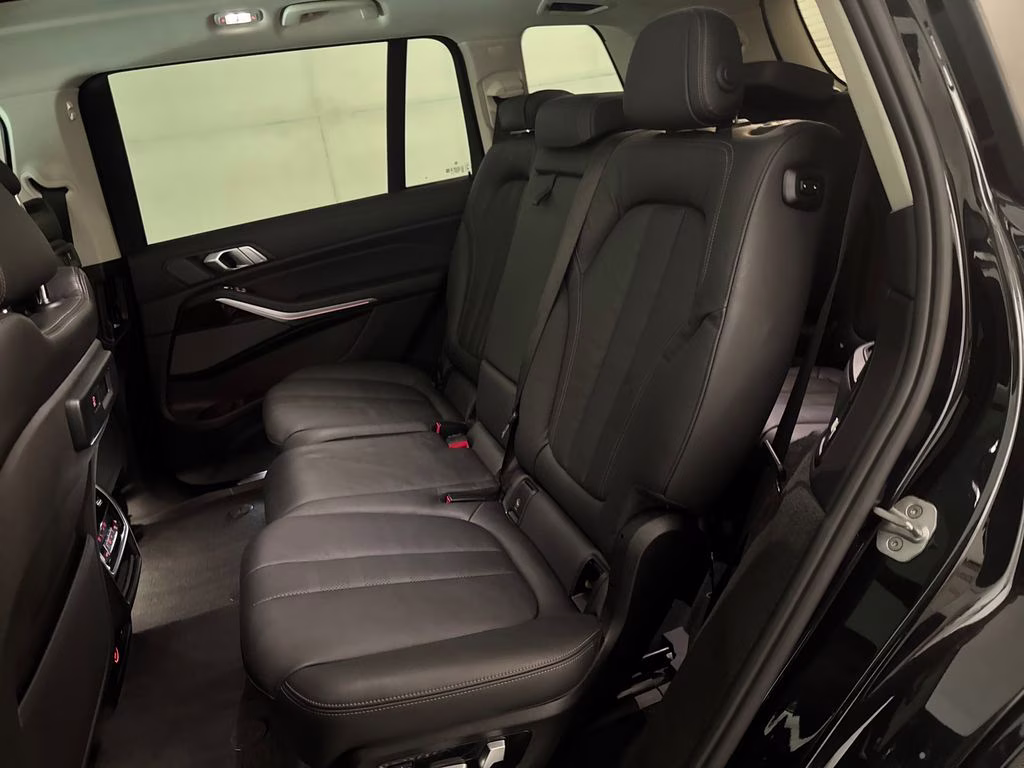 2020 Black Sapphire Metallic BMW X7 xDrive40i AWD SUV