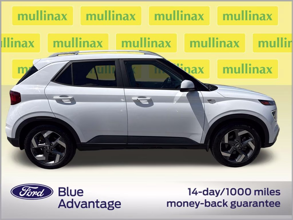2020 Ceramic White Hyundai Venue SEL FWD SUV