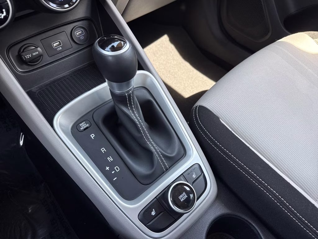 2020 Ceramic White Hyundai Venue SEL FWD SUV