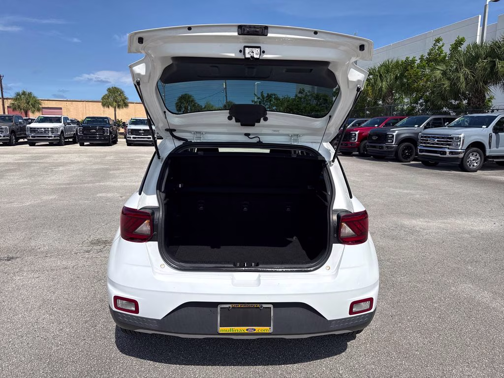 2020 Ceramic White Hyundai Venue SEL FWD SUV