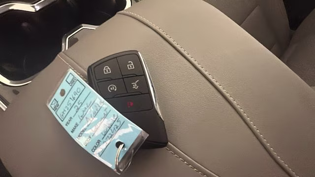 2025 Summit White GMC Acadia Elevation AWD SUV