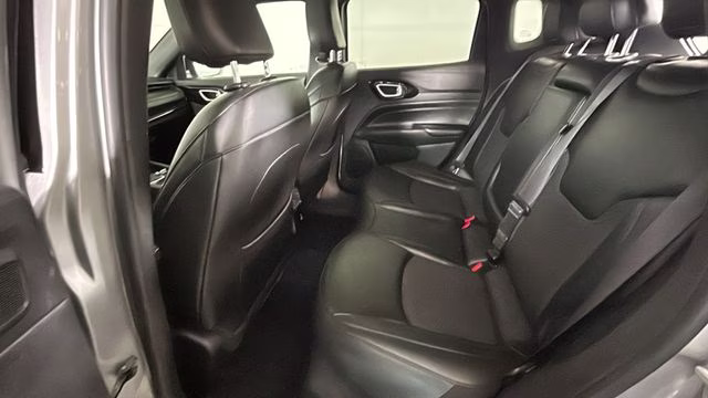 2022 Billet Silver Metallic Clearcoat Jeep Compass Latitude 4X4 SUV