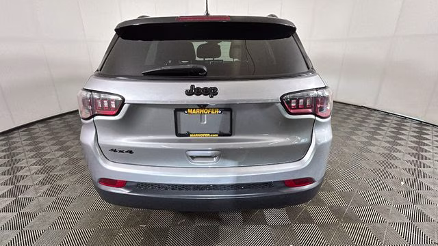 2022 Billet Silver Metallic Clearcoat Jeep Compass Latitude 4X4 SUV