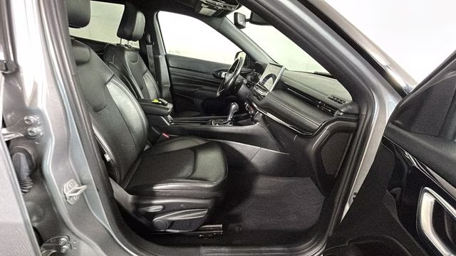 2022 Billet Silver Metallic Clearcoat Jeep Compass Latitude 4X4 SUV