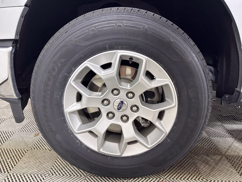2023 Iconic Silver Metallic Ford F-150 XLT 4X4 Truck