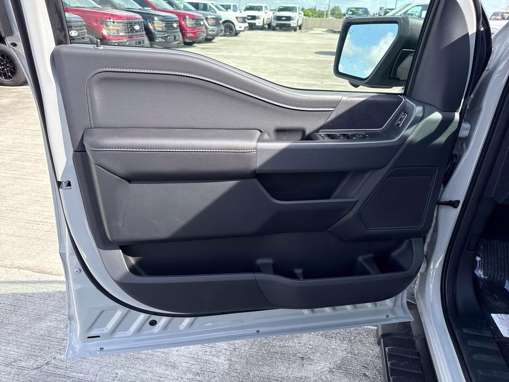 2026 Avalanche Ford F-150 XLT RWD Truck