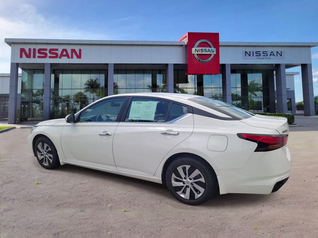 2023 Glacier White Nissan Altima 2.5 S FWD Sedan