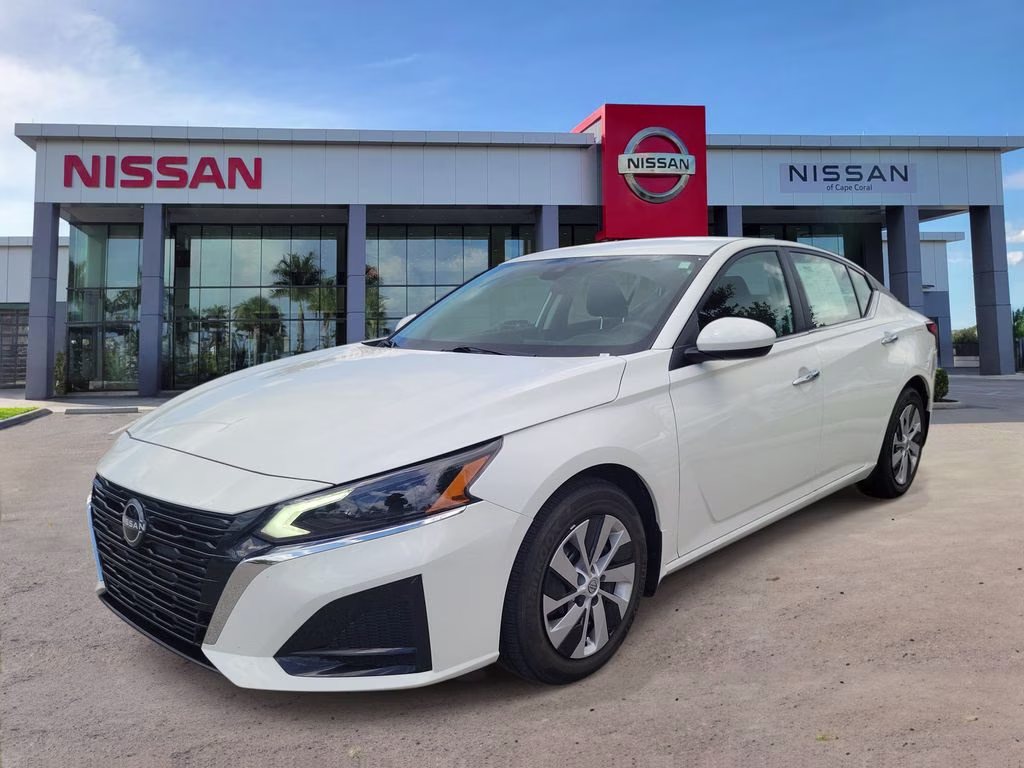 2023 Glacier White Nissan Altima 2.5 S FWD Sedan