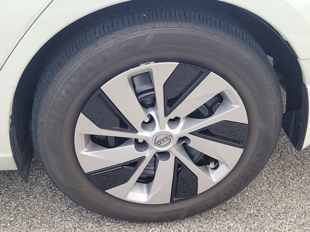 2023 Glacier White Nissan Altima 2.5 S FWD Sedan