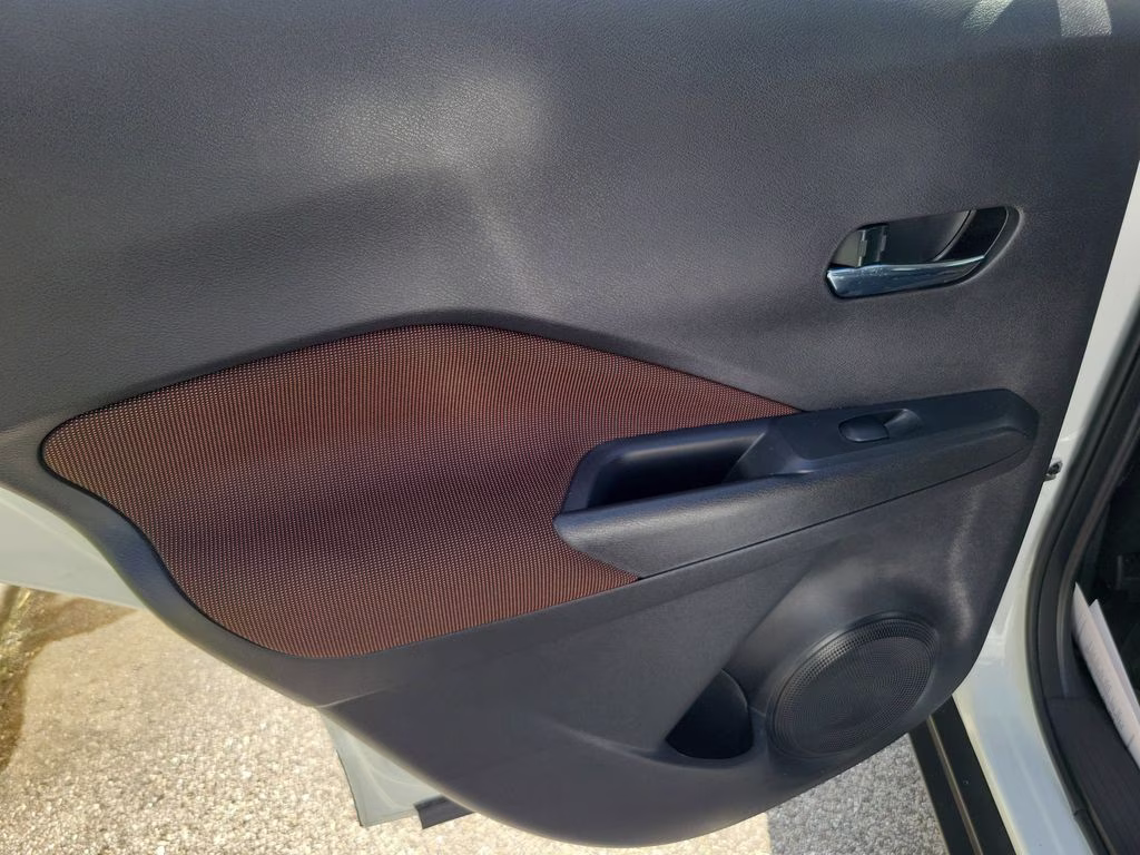 2024 Aspen White/Super Black Nissan Kicks SR FWD SUV