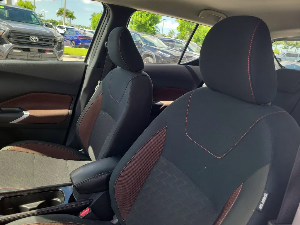 2024 Aspen White/Super Black Nissan Kicks SR FWD SUV