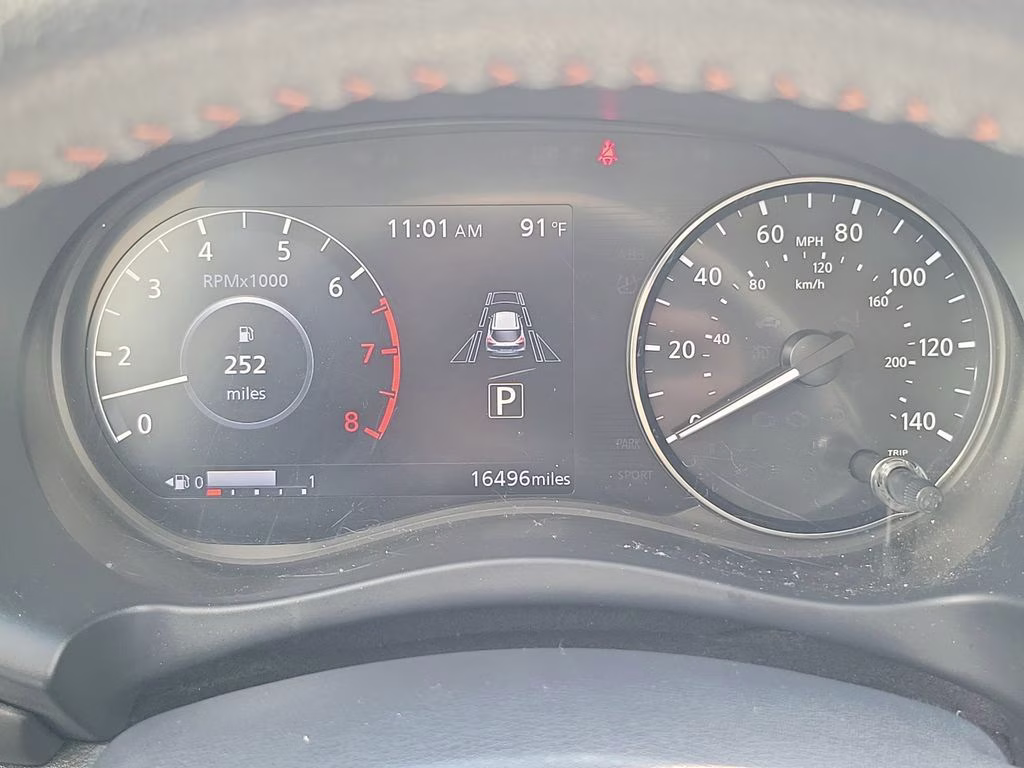 2024 Aspen White/Super Black Nissan Kicks SR FWD SUV