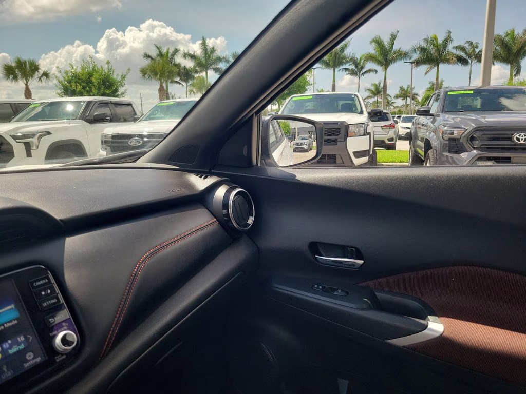 2024 Aspen White/Super Black Nissan Kicks SR FWD SUV