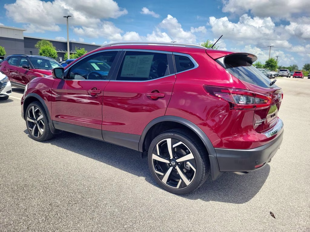 2022 Scarlet Ember Pearl Metallic Nissan Rogue Sport SL FWD SUV