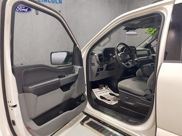 2025 Oxford White Ford F-150 XLT 4X4 Truck