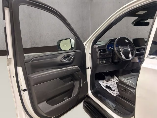 2024 White Frost Tricoat GMC Yukon SLT 4X4 SUV