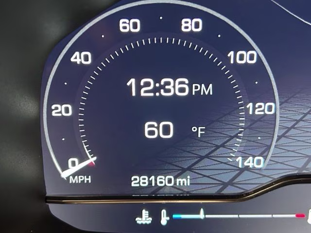 2024 White Frost Tricoat GMC Yukon SLT 4X4 SUV