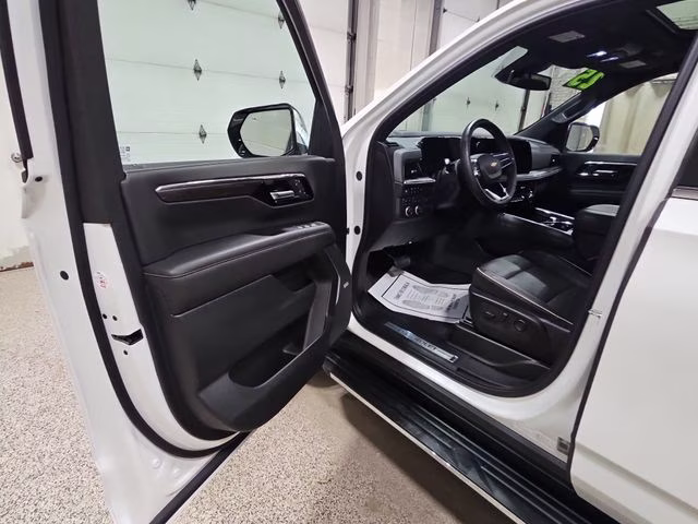2025 Iridescent Pearl Tricoat Chevrolet Tahoe Premier 4X4 SUV