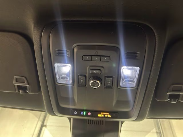 2024 White Frost Tricoat GMC Yukon SLT 4X4 SUV